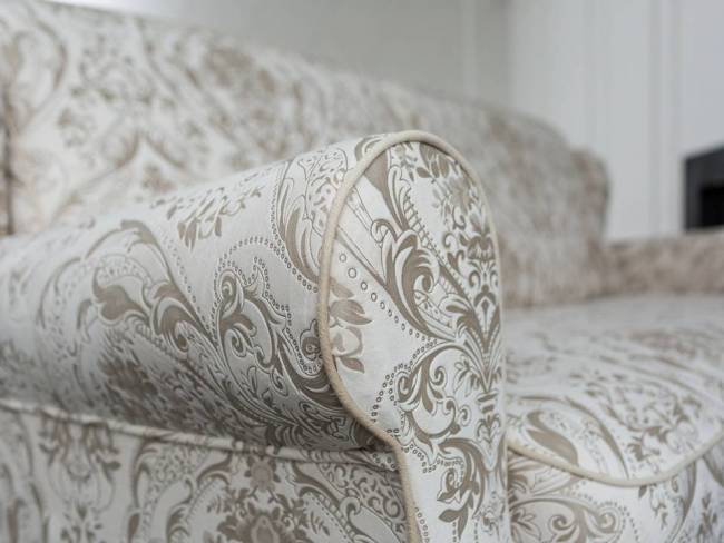 Диван Synergy Grace с механизмом и матрасом подлокотник близко